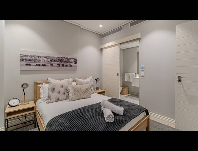 1 BEDROOM APARTMENT FOR SALE IN CAPE TOWN CITY CENTRE